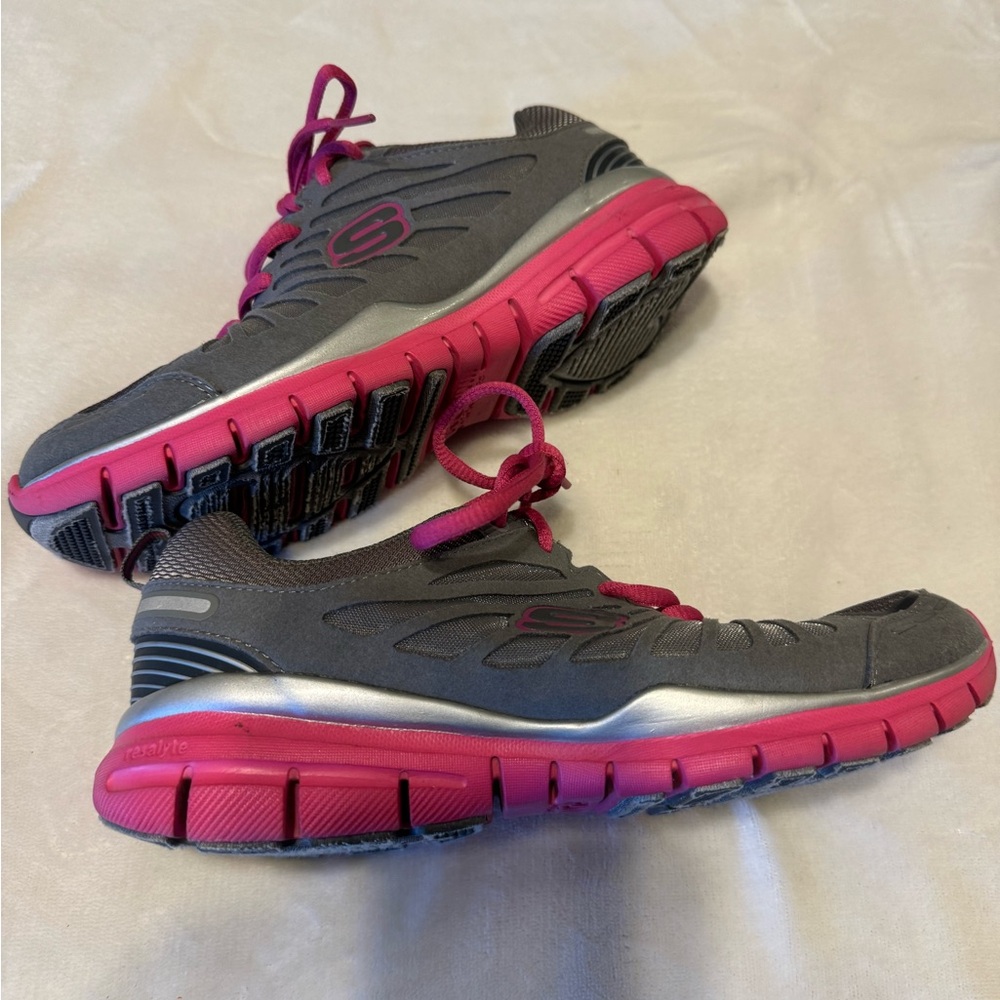 Skechers Run Tone Ups Women's Size 7.5 gray pink - Picture 1 of 10